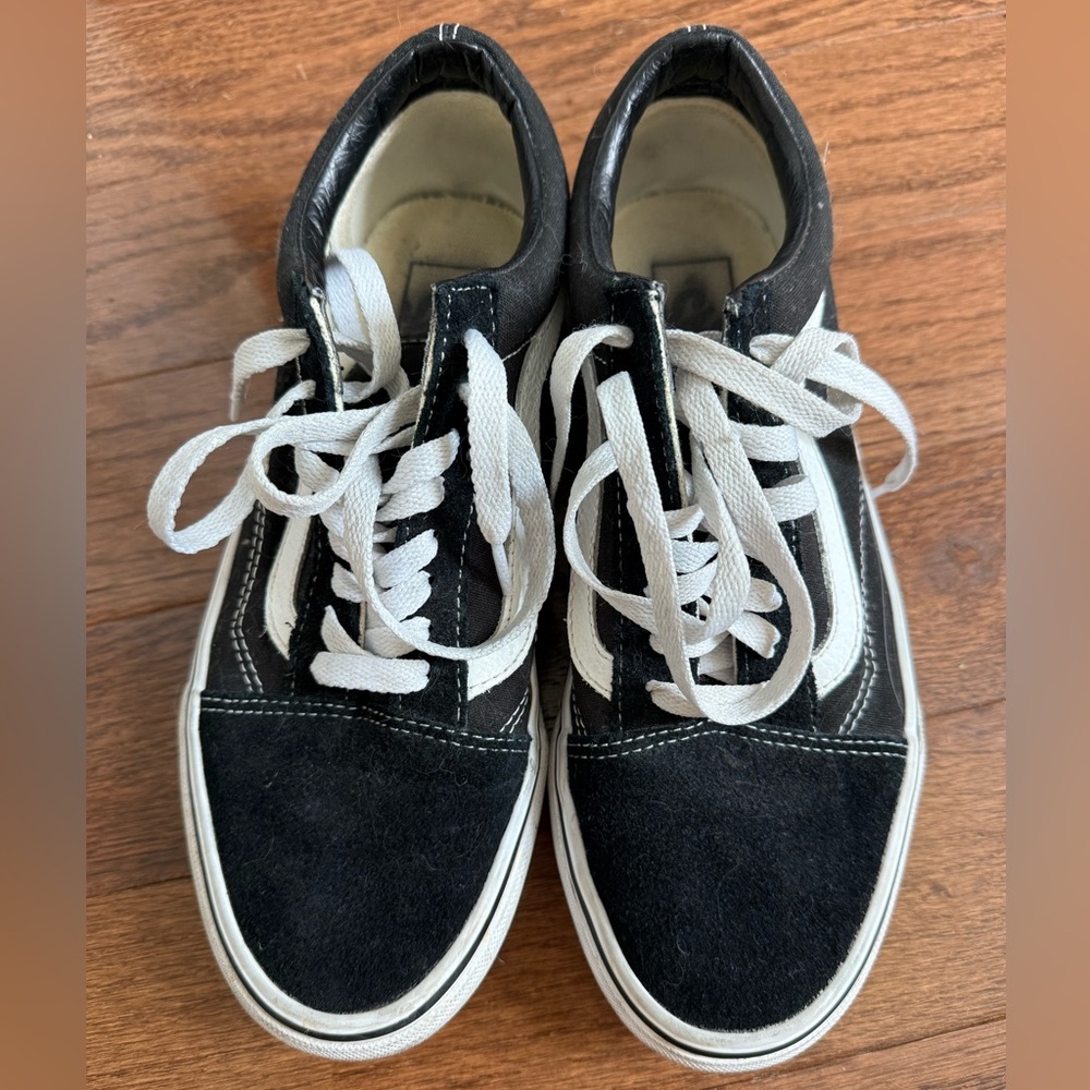 Vans Black and White Sneakers Women’s 7.5